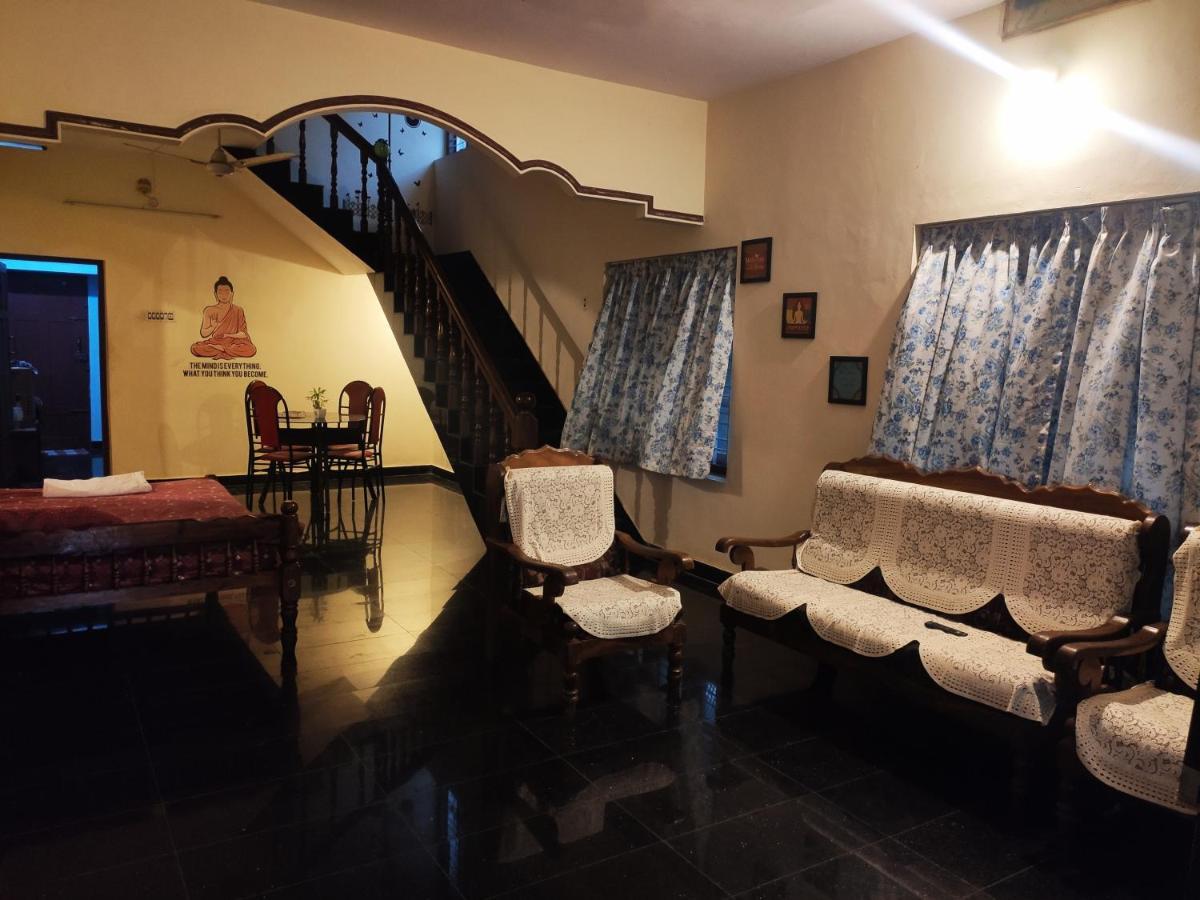 Happy Buddha Homestay Варкала Екстериор снимка