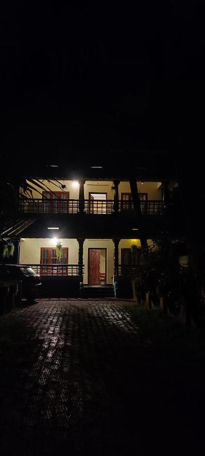 Happy Buddha Homestay Варкала Екстериор снимка