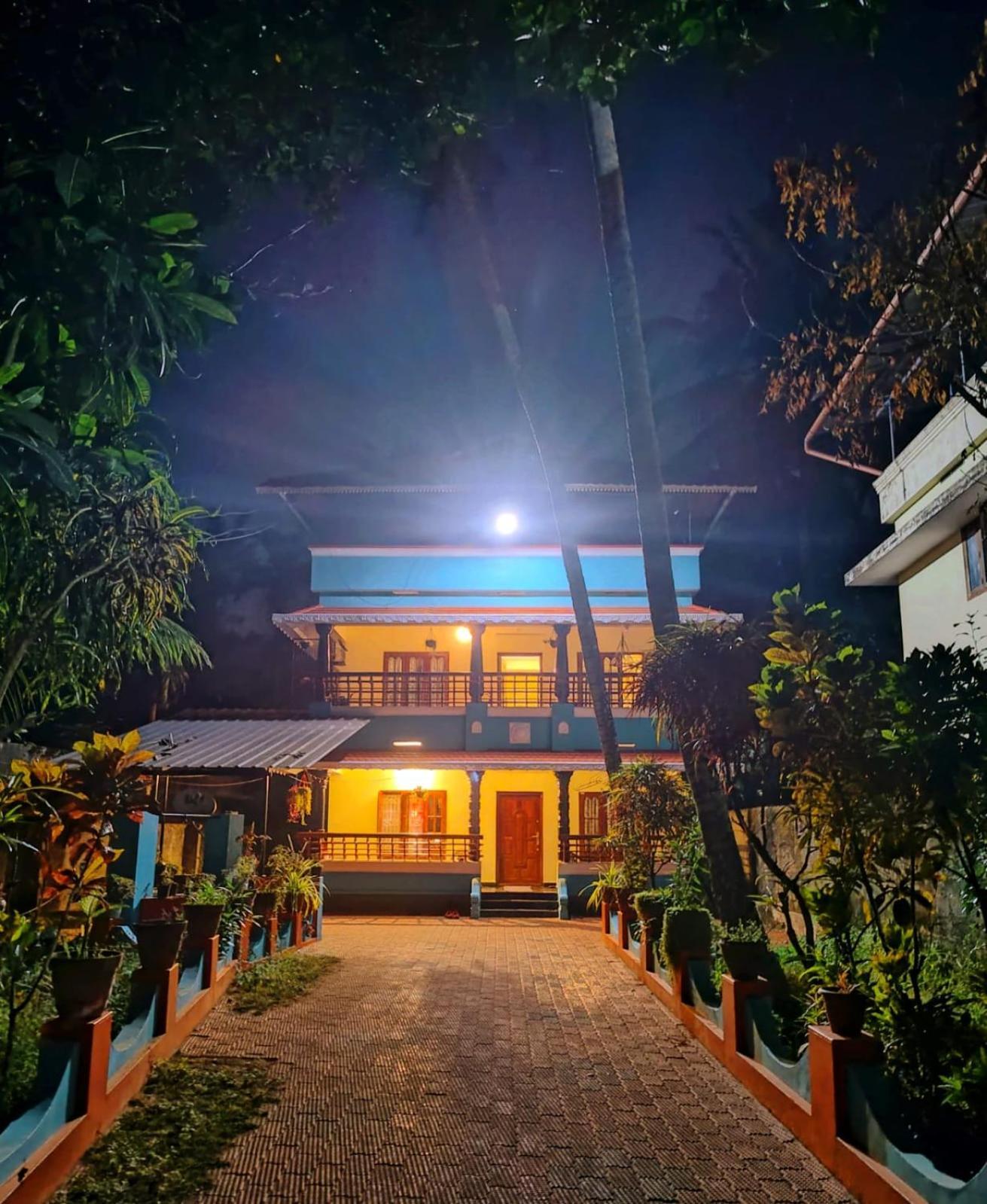 Happy Buddha Homestay Варкала Екстериор снимка